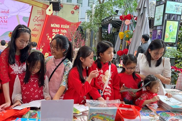 Cuộc thi Đại sứ văn hóa đọc chào mừng 70 năm Ngày Giải phóng Thủ đô - Anh 1