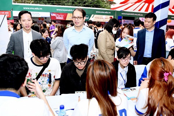 Tuyển sinh ĐH năm 2024: Thí sinh lưu ý để không xảy ra sai sót đáng tiếc - Anh 1