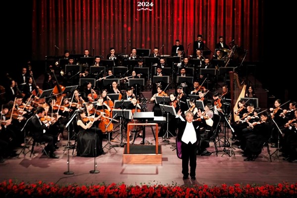 Nghệ sĩ violin tài năng của Áo Rainer Honeck biểu diễn tại Việt Nam - Anh 1