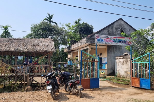Xây dựng nhà vệ sinh, mang niềm vui đến với học sinh miền núi - Anh 1