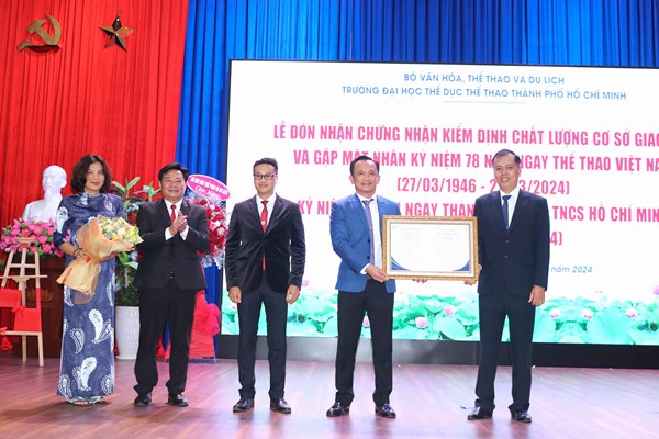 Trường Đại học TDTT TP.HCM đón nhận chứng nhận Kiểm định chất lượng cơ sở giáo dục - Anh 3