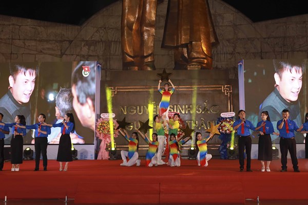 Bình Định tuyên dương các gương mặt trẻ tiêu biểu đạt “Giải thưởng Ngô Mây” - Anh 2