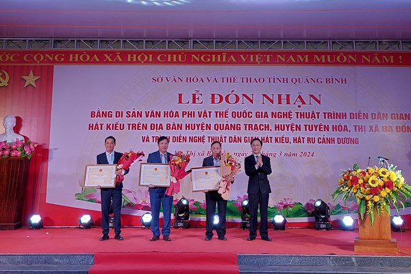 Quảng Bình: Đón nhận Di sản văn hoá phi vật thể quốc gia hát Kiều - Anh 1