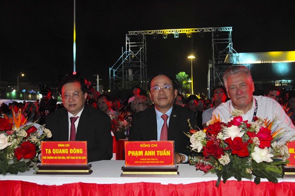 Lung linh sắc màu vũ điệu Tuần lễ Amazing Binh Dinh Fest 2024 tại Bình Định - Anh 2