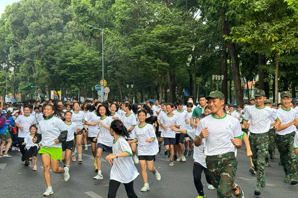 TP.HCM: Sôi động “Ngày chạy Olympic vì sức khỏe toàn dân” năm 2024 - Anh 3