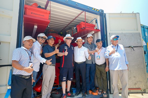 Siêu thuyền đua F1 của đội Bình Định - Việt Nam có giá 18 tỉ đồng - Anh 2