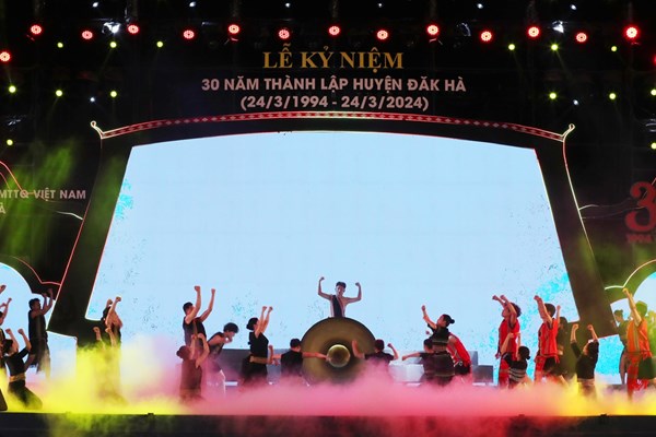 Kon Tum: Huyện Đăk Hà kỷ niệm 30 năm thành lập - Anh 9