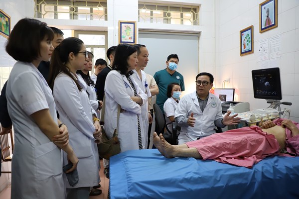 Nâng cao chất lượng khám, chữa bệnh cho vùng đồng bào dân tộc thiểu số - Anh 3