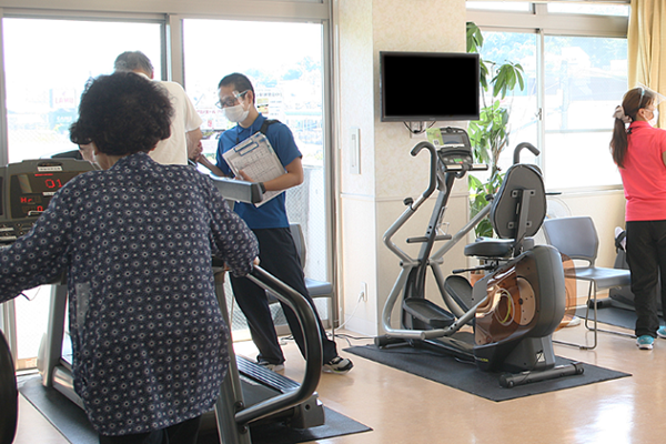 Dịch vụ chăm sóc cao cấp cho người cao tuổi: Tiềm năng còn bỏ ngỏ - Anh 2