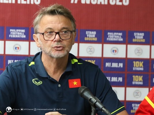 VFF và HLV Troussier đạt thỏa thuận chấm dứt hợp đồng - Anh 1