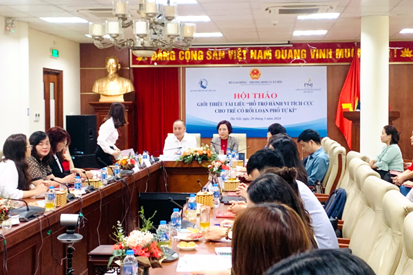 “Hỗ trợ hành vi tích cực cho trẻ có rối loạn phổ tự kỷ” - Anh 1