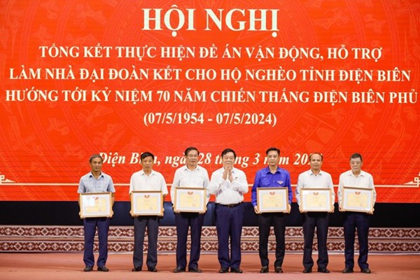 9 tháng thần tốc xoá 5.000 căn nhà tạm, nhà dột nát cho bà con tỉnh Điện Biên - Anh 3
