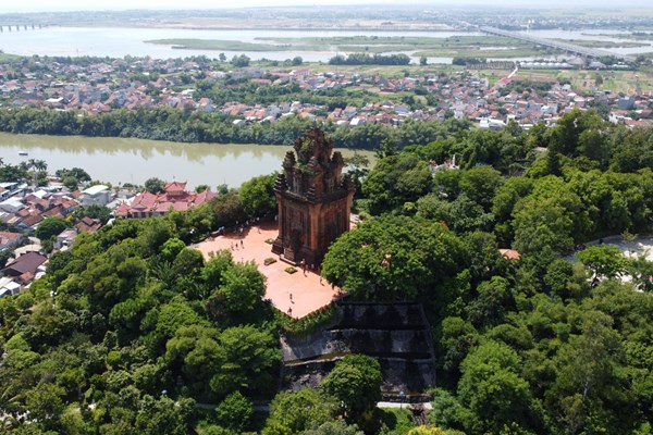 Du lịch là trụ cột phát triển của “xứ hoa vàng cỏ xanh” - Anh 3