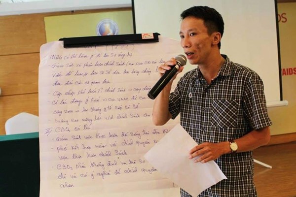 Vượt qua nghịch cảnh “sống chung” với HIV - Anh 1