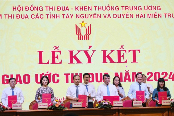 Công tác thi đua khen thưởng đi vào cuộc sống và trở thành động lực cho phát triển đất nước - Anh 3