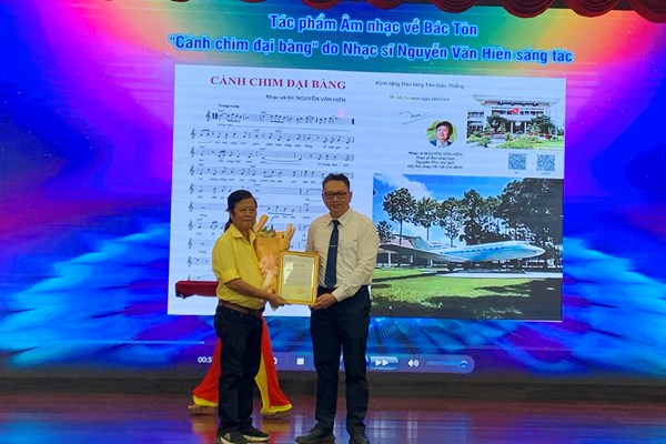 Họp mặt tưởng niệm 44 năm ngày mất Bác Tôn - Anh 2