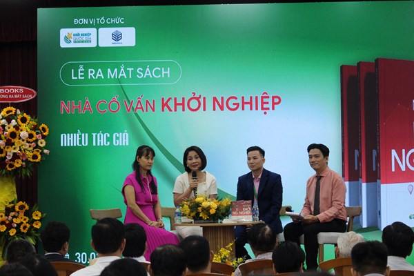 Ra mắt sách 