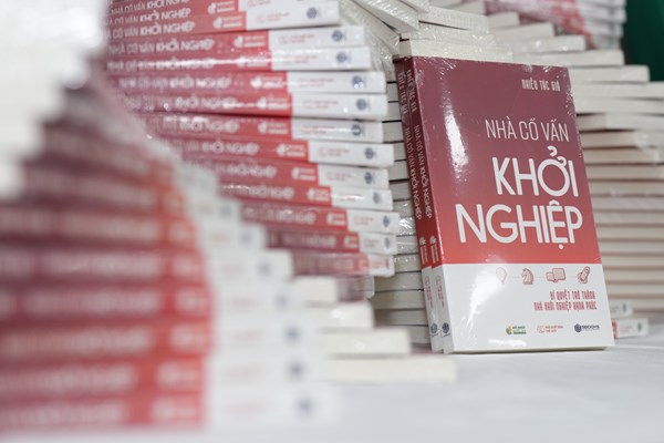 Ra mắt sách 
