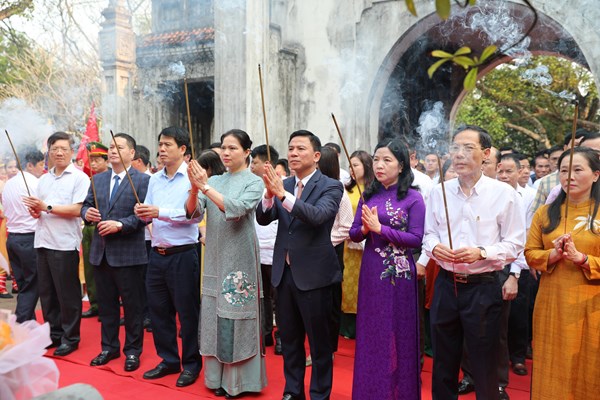 Lễ hội đền Bà Triệu: Tôn vinh Anh hùng dân tộc Triệu Thị Trinh - Anh 1