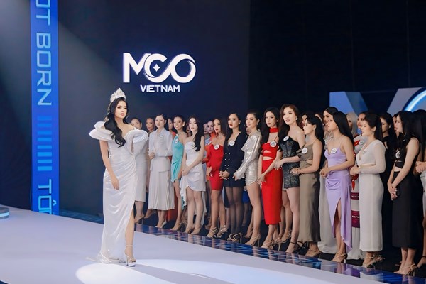 Chọn hoa hậu bằng truyền hình thực tế: Tìm kiếm tài năng hay mải mê lợi nhuận? - Anh 1