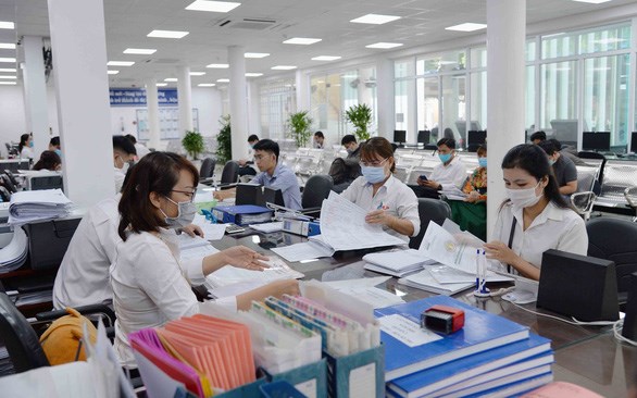 Đến năm 2030, giảm 10% biên chế sự nghiệp hưởng lương từ ngân sách nhà nước - Anh 1