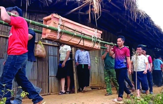 Xóa bỏ hủ tục lạc hậu của đồng bào dân tộc Mông ở Thanh Hóa - Anh 1