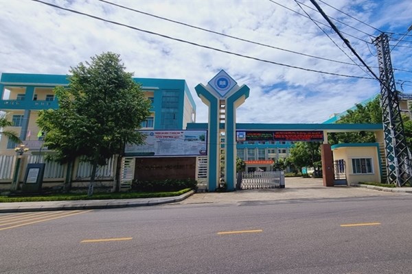 Sai phạm tại Trường Cao đẳng Y tế Quảng Nam: Khởi tố Hiệu trưởng và nguyên Hiệu trưởng - Anh 1