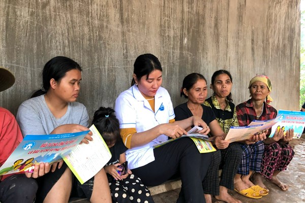 Quảng Ngãi: Chú trọng chăm sóc và nâng cao sức khỏe đồng bào dân tộc thiểu số vùng cao - Anh 3