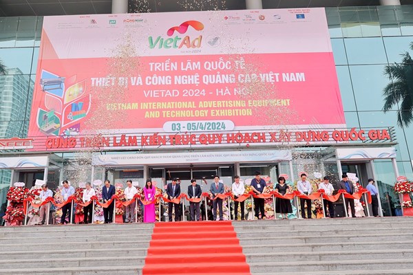Triển lãm Quốc tế Thiết bị và Công nghệ Quảng cáo Việt Nam - Anh 1