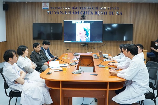 Truy tặng kỷ niệm chương “Vì sức khoẻ nhân dân”cho nữ hộ sinh hiến đa tạng - Anh 2