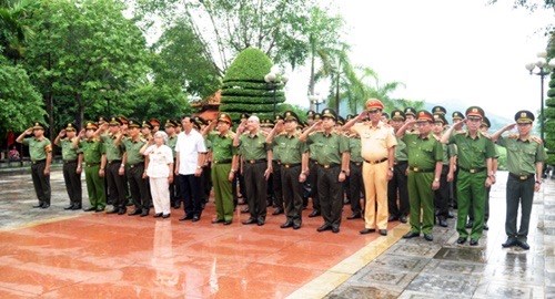 Tổ chức kỷ niệm 80 năm Ngày truyền thống Công an nhân dân, 20 năm Ngày hội toàn dân bảo vệ an ninh Tổ quốc - Anh 1