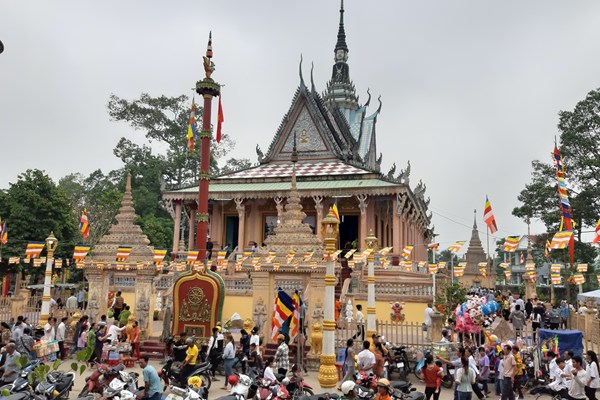Rộn ràng đón tết Chôl Chnăm Thmây - Anh 1