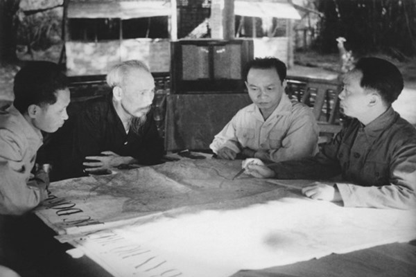 Kỷ niệm 70 năm Chiến thắng Điện Biên Phủ (1954-2024): “Kéo pháo ra” và chờ hiệu lệnh tổng tiến công - Anh 2