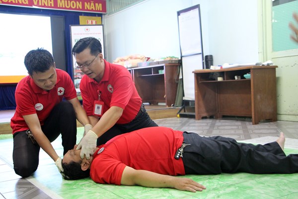 Khai mạc khóa đào tạo kiến thức, kỹ năng sơ cấp cứu nâng cao - Anh 1