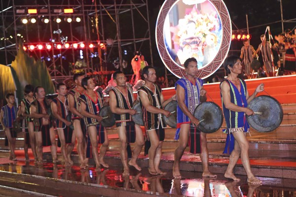 Bình Định: Tích cực bảo tồn, phát huy văn hóa các DTTS - Anh 2