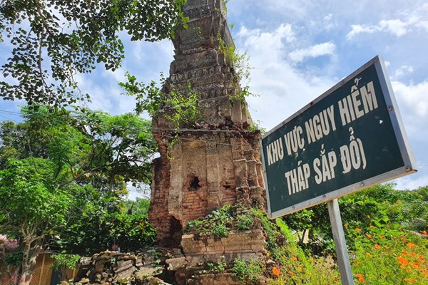 Tháp cổ giữa đại ngàn chờ “chống sập” - Anh 1