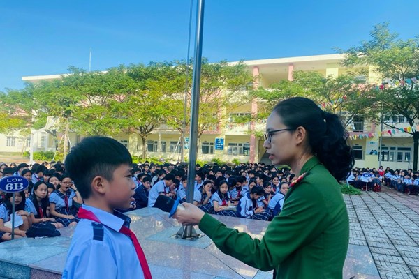 Nỗi lo thực phẩm trước cổng trường - Anh 3