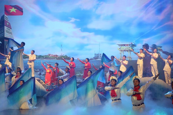 Lan tỏa lời ca, tiếng đàn, điệu múa của lực lượng vũ trang,  thanh niên - sinh viên đến với công chúng - Anh 1