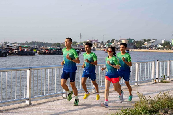 Sôi động giải chạy kết hợp âm nhạc lớn nhất miền Tây - VPBank Can Tho Music Night Run 2024 - Anh 2
