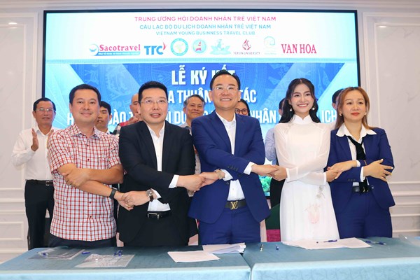 Khai giảng Chương trình đào tạo, bồi dưỡng nguồn nhân lực du lịch trên địa bàn tỉnh Kon Tum 2024 - Anh 6