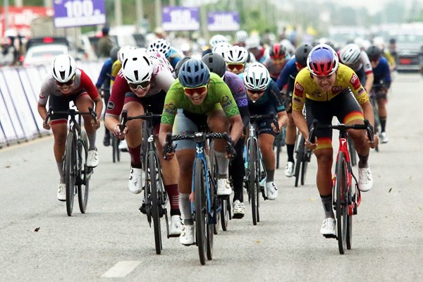Nguyễn Thị Thật mất áo vàng lẫn áo xanh đầy đáng tiếc tại Tour of Thailand 2024 - Anh 1