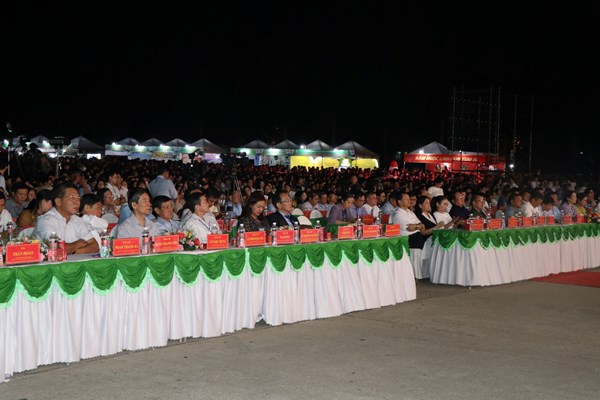 Kon Tum: Khai mạc các hoạt động nhân kỷ niệm 15 năm Ngày thành lập TP. Kon Tum - Anh 1