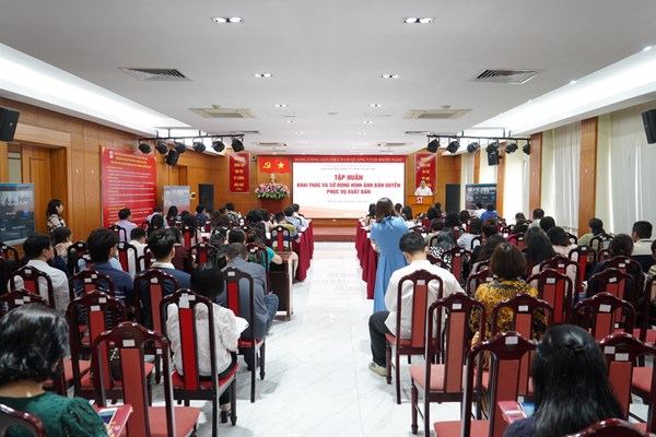 Nâng cao kiến thức về khai thác và sử dụng hình ảnh bản quyền phục vụ xuất bản - Anh 1