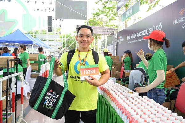 Gần 7.000 runner tham dự Giải chạy kết hợp âm nhạc lần đầu tiên xuất hiện tại miền Tây - Anh 3