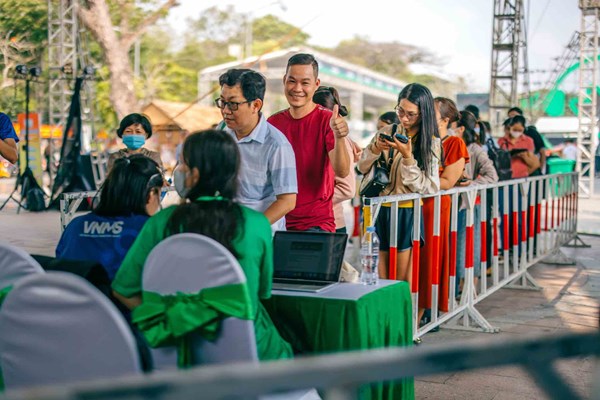 Gần 7.000 runner tham dự Giải chạy kết hợp âm nhạc lần đầu tiên xuất hiện tại miền Tây - Anh 1