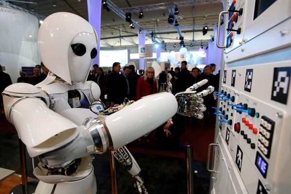 Robot sẽ là lao động chính... 5 năm tới - Anh 1