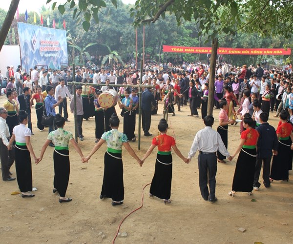 Thực hiện nghiêm việc bình xét và công nhận các danh hiệu văn hóa - Anh 1