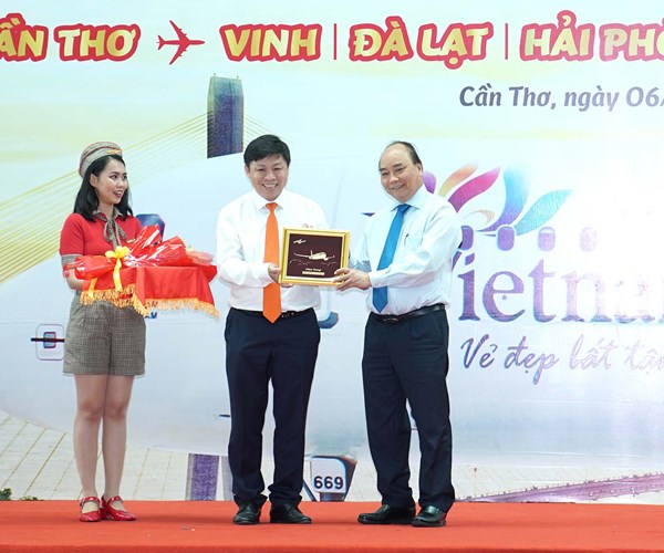 Thủ tướng chứng kiến Vietjet khai trương 5 đường bay mới đi, đến Cần Thơ - Anh 3
