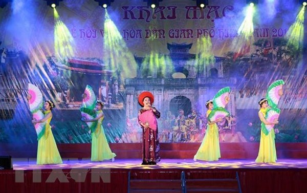 Tái hiện khung cảnh tấp nập