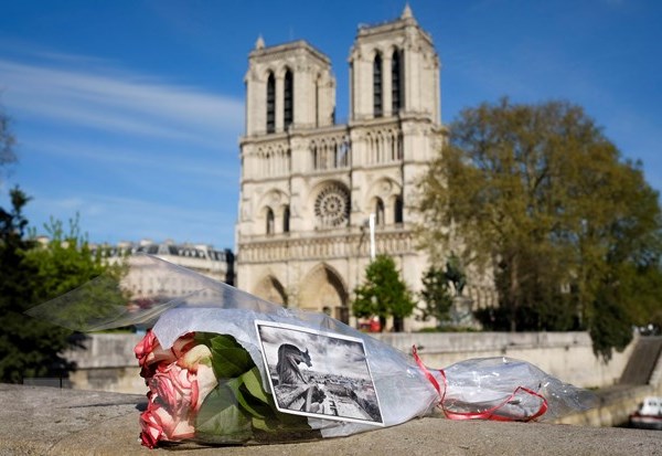 Nên giữ lại hồn xưa hay hiện đại hóa nhà thờ Đức Bà Paris? - Anh 2